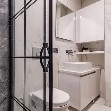 Modern Living In Nisantasi Citys Mall アパート